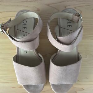 Women’s sandals